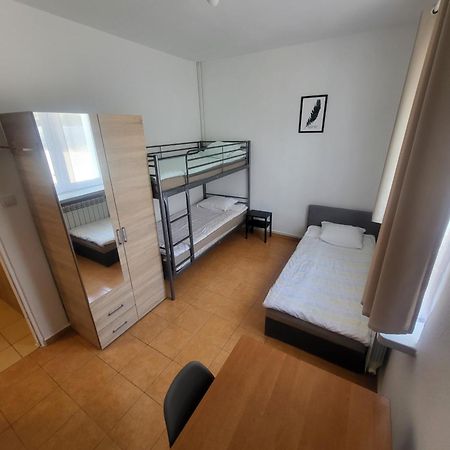 Rooms4Rest Popularna - Private Rooms For Tourists - Atr Consulting Sp, Z O,O, Varşovia Exterior foto