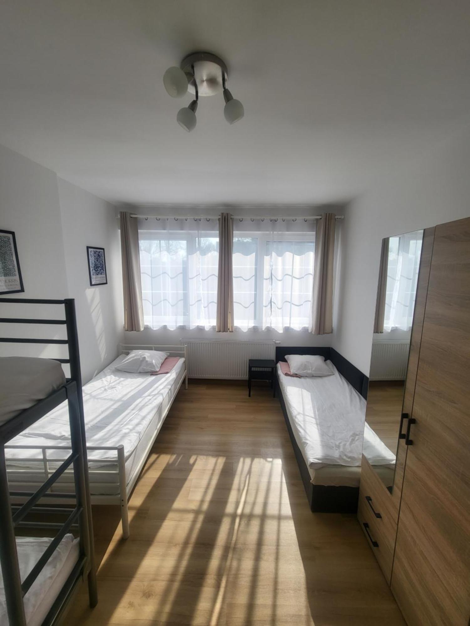 Rooms4Rest Popularna - Private Rooms For Tourists - Atr Consulting Sp, Z O,O, Varşovia Exterior foto